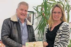 Oliver Wolf (CwC Immobilien) und Monika Klinger (Nachbarschaftshilfe)