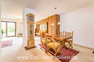 Wohnzimmer mit Essecke