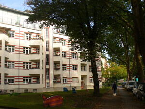 Wohnblock Am Eichgarten zwischen Stadtpark Steglitz und Teltowkanal