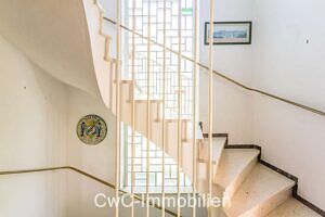 Treppe ins Obergeschoss