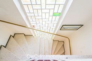 Treppe ins Obergeschoss